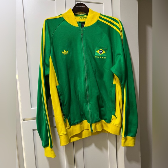 Green and yellow Brazil adidas sneaker and matching jacket - Picture 6 of 6